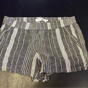 Sonoma Striped Shorts - Gray and White